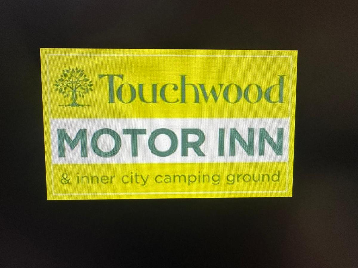 Touchwood Motor Inn & Inner City Camping Ground Окленд Экстерьер фото