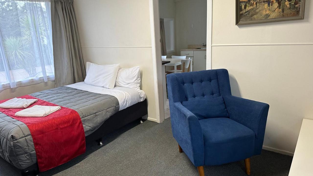 Touchwood Motor Inn & Inner City Camping Ground Окленд Экстерьер фото