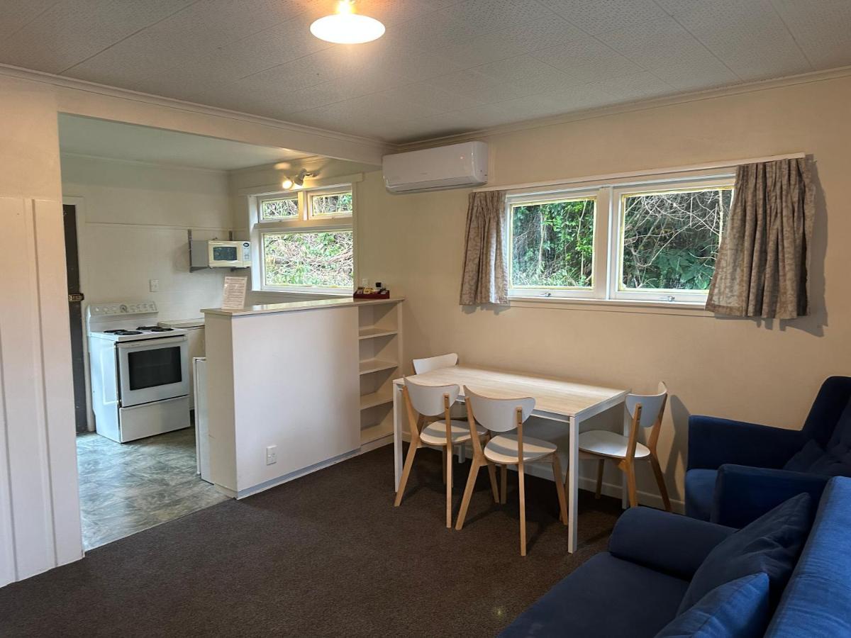 Touchwood Motor Inn & Inner City Camping Ground Окленд Экстерьер фото
