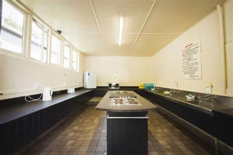 Touchwood Motor Inn & Inner City Camping Ground Окленд Экстерьер фото